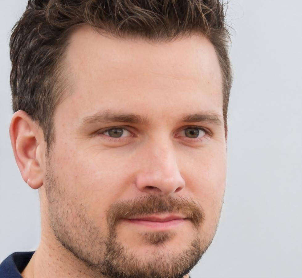 Портрет Бурак Дениз